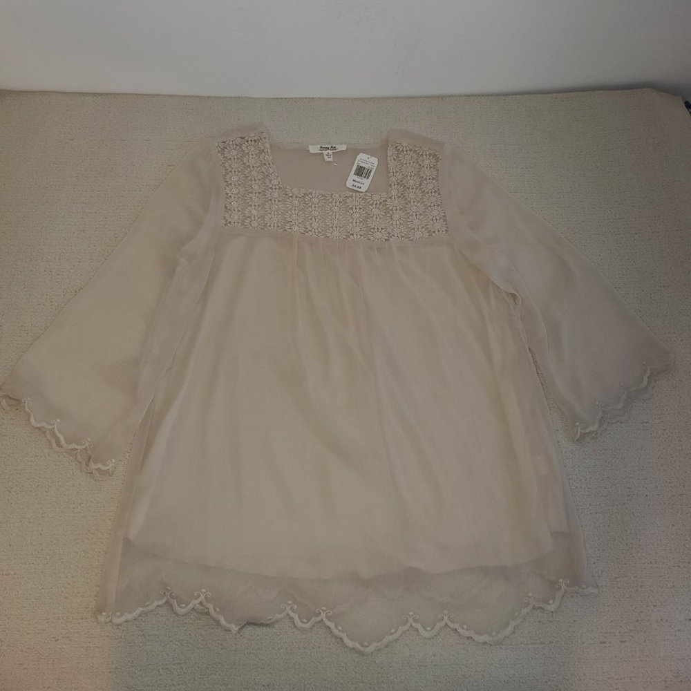 Krazy Kat - NWT Women's Taupe Flower Crochet Top M